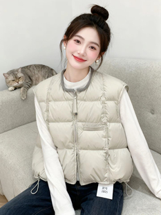 韩系圆领短款叠穿羽绒棉马甲女2025冬季高级感加棉坎肩面包服马夹