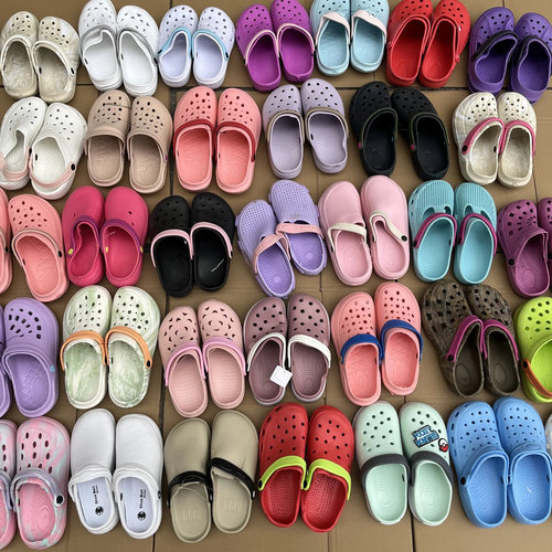 神坑团出口外贸洞洞鞋 沙滩鞋 拖鞋 码数可以选 款式随机发