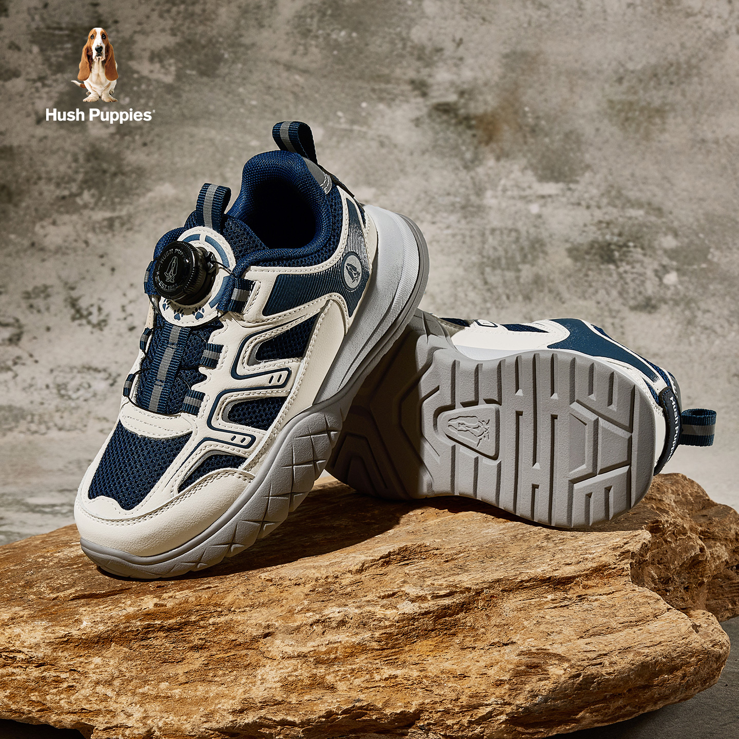 暇步士儿童运动鞋网面透气