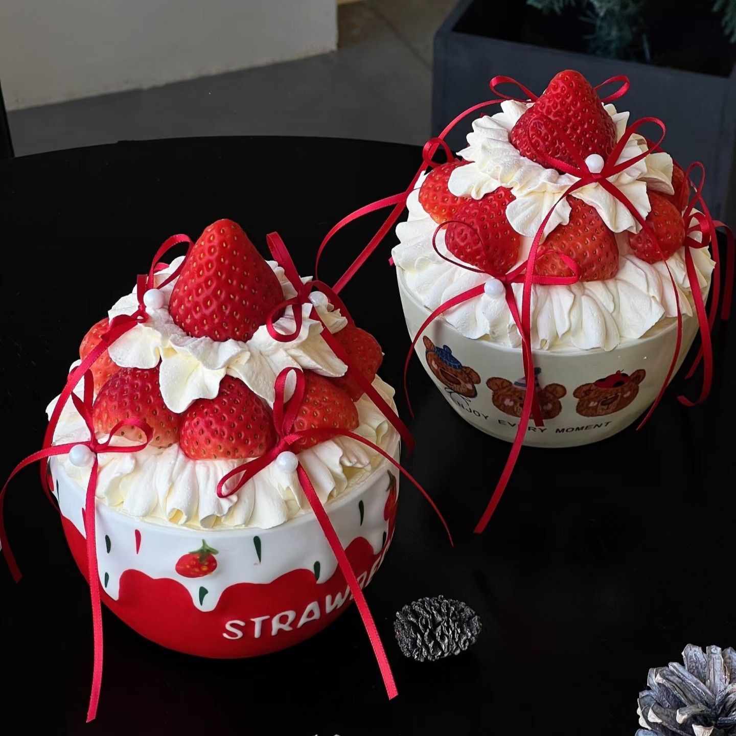 2026新年跨年圣诞节三只小熊陶瓷碗草莓碗蛋糕装饰节日甜品碗烘焙