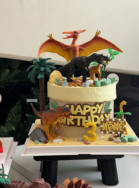 侏罗纪恐龙霸王龙翼龙公仔蛋糕装饰儿童男孩生日派对椰树装扮插件