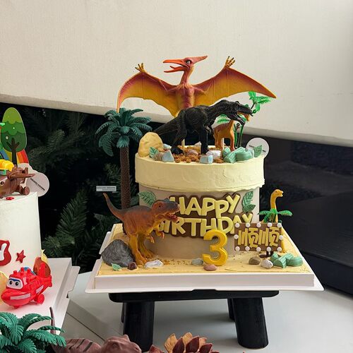 侏罗纪恐龙霸王龙翼龙公仔蛋糕装饰儿童男孩生日派对椰树装扮插件