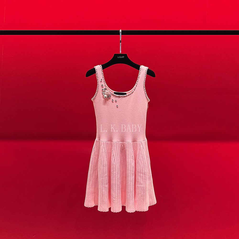 法式纯欲钉珠花朵甜美针织连衣裙