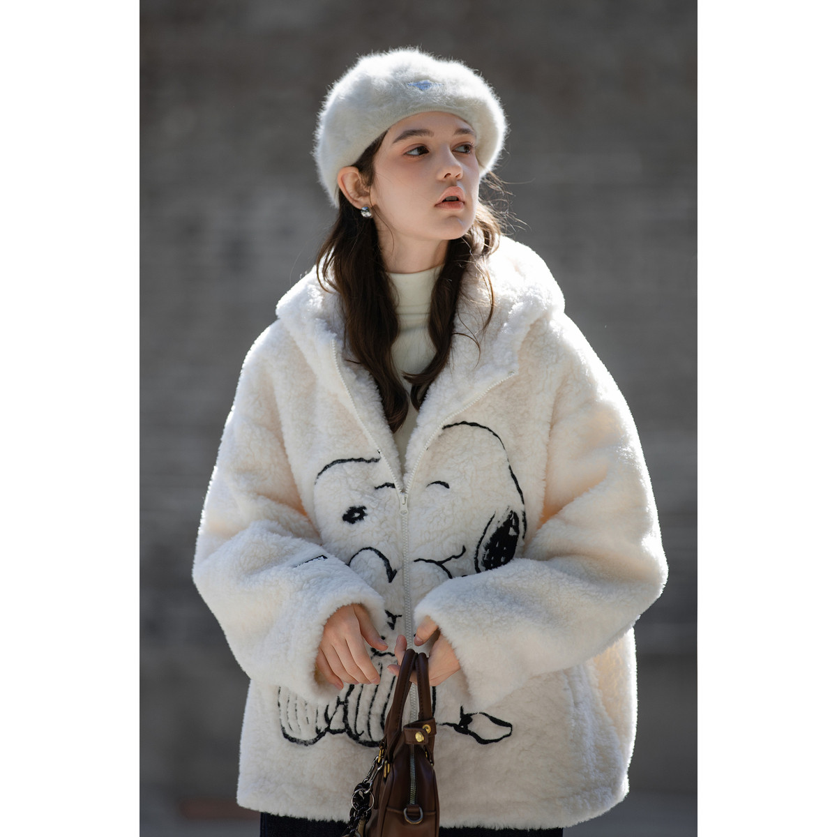 唐狮秋冬女史努比羔毛拼接短款羔毛外套可爱毛茸茸甜美宽松TMTA
