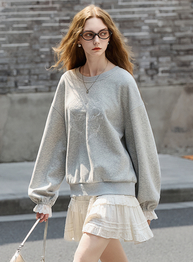 唐狮秋季新款灰色卫衣女圆领长袖复古蕾丝花边学院风小众套头TM