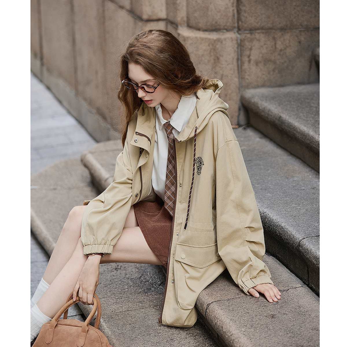 唐狮25秋季连帽外套女卡其潮流