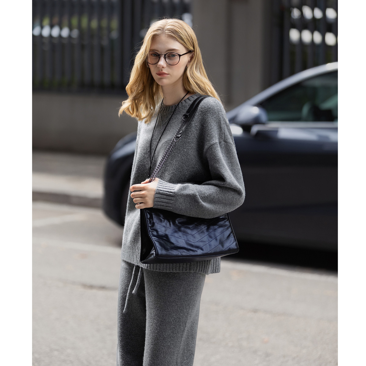 唐狮秋冬新款女针织圆领两件套毛衣长裤休闲套装净色时尚翻领TM