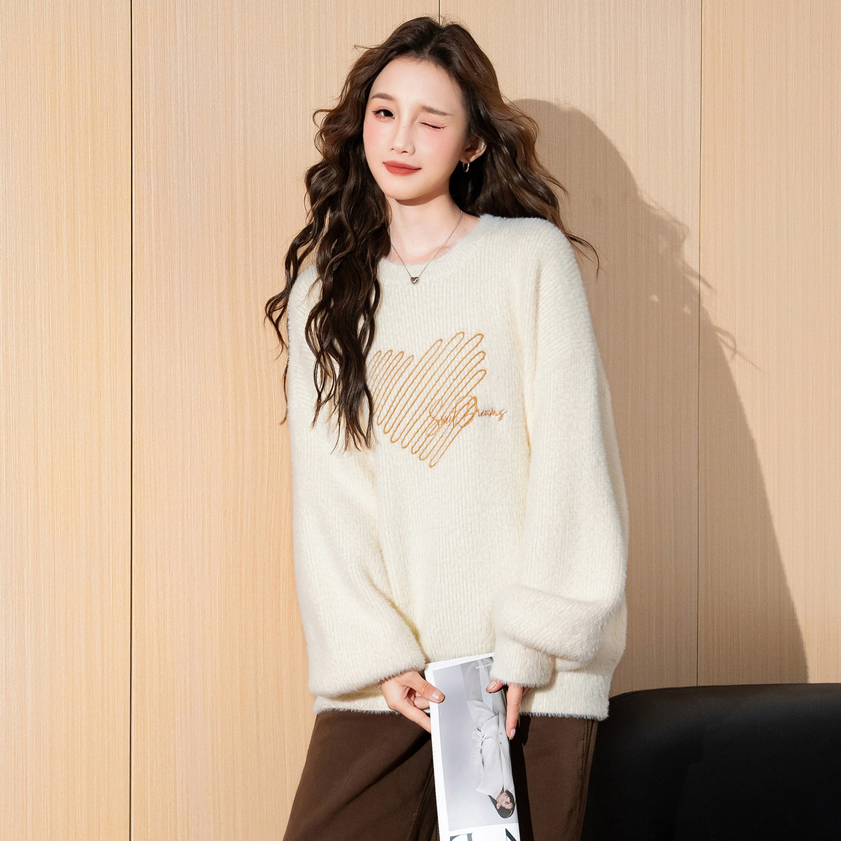 唐狮秋冬季新款圆领套头毛衣女甜美气质慵懒爱心宽松上衣TE