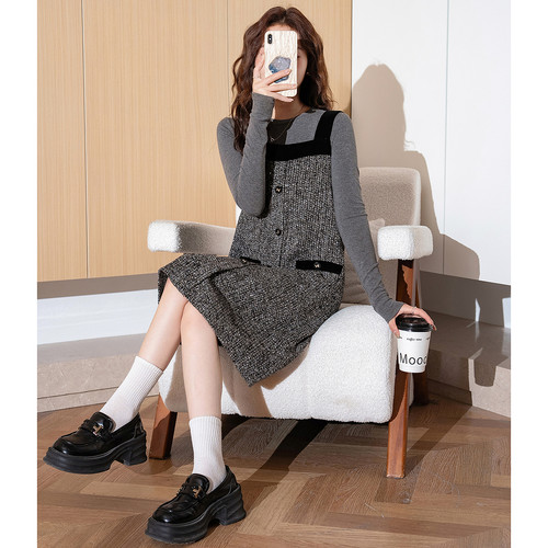 唐狮春秋小香风背带连衣裙女新款