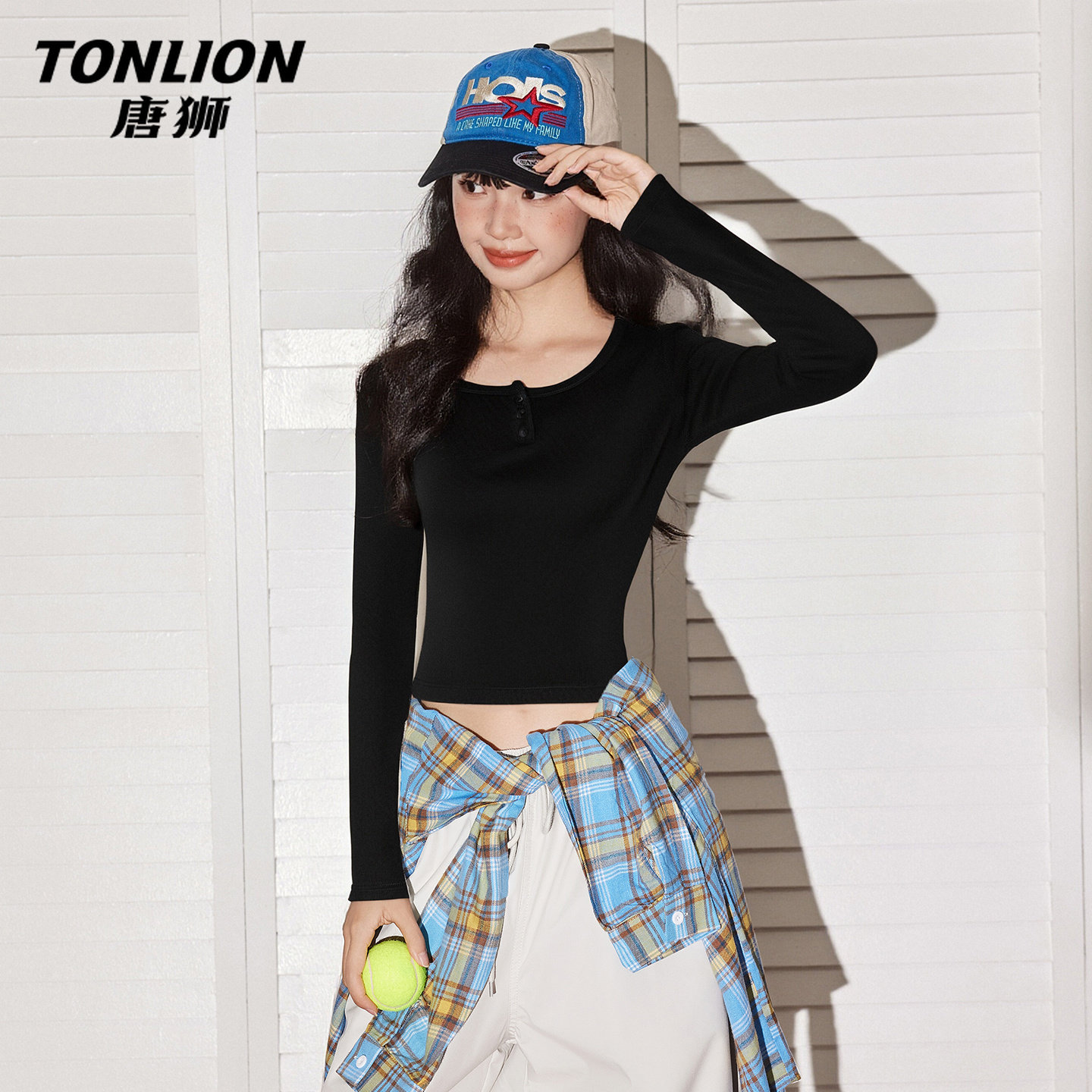 唐狮官方正肩长袖t恤女2026新款春秋款小个子开扣修身方领上衣V