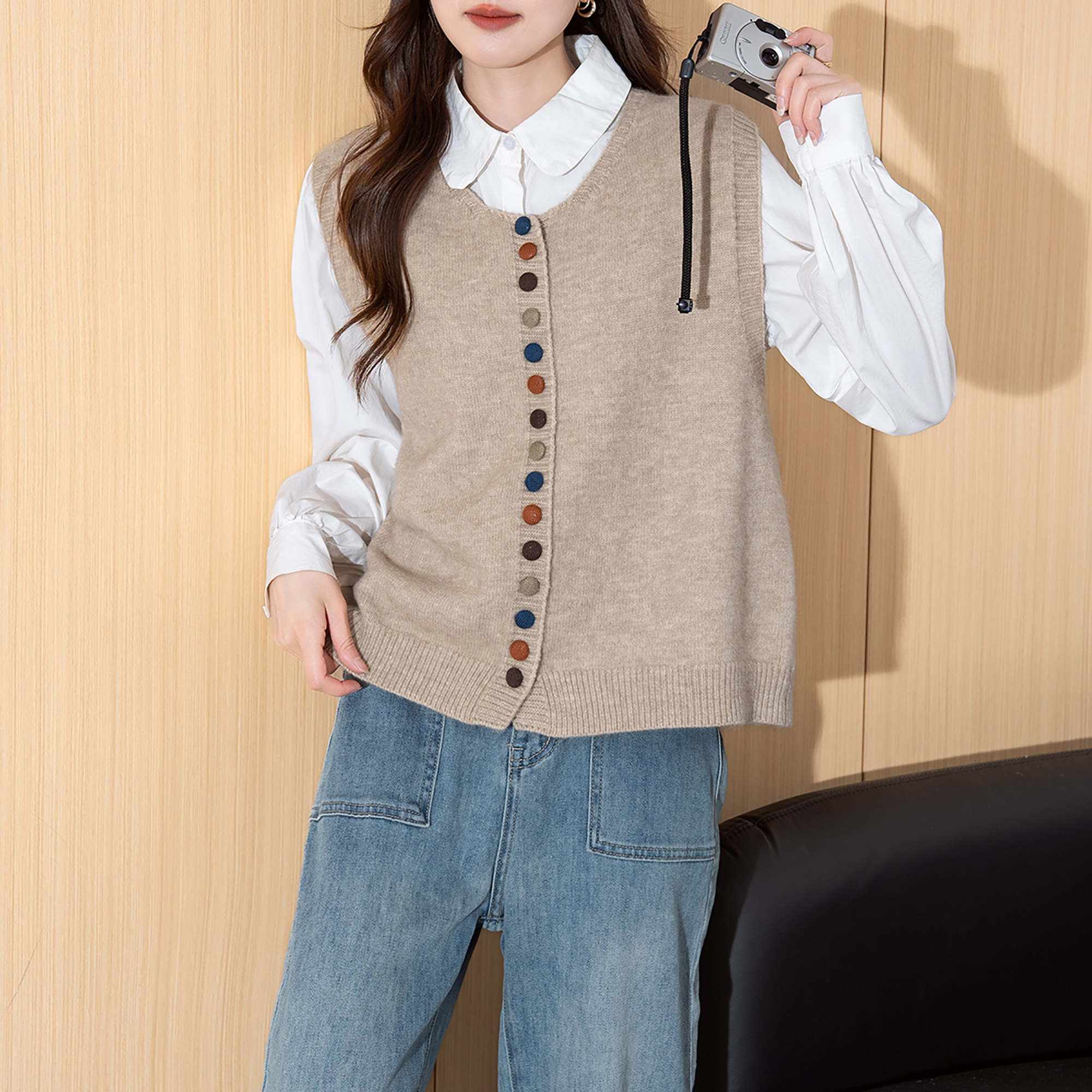 唐狮秋冬季女毛衣多色纽扣设计简约开衫马甲时尚百搭流行TM