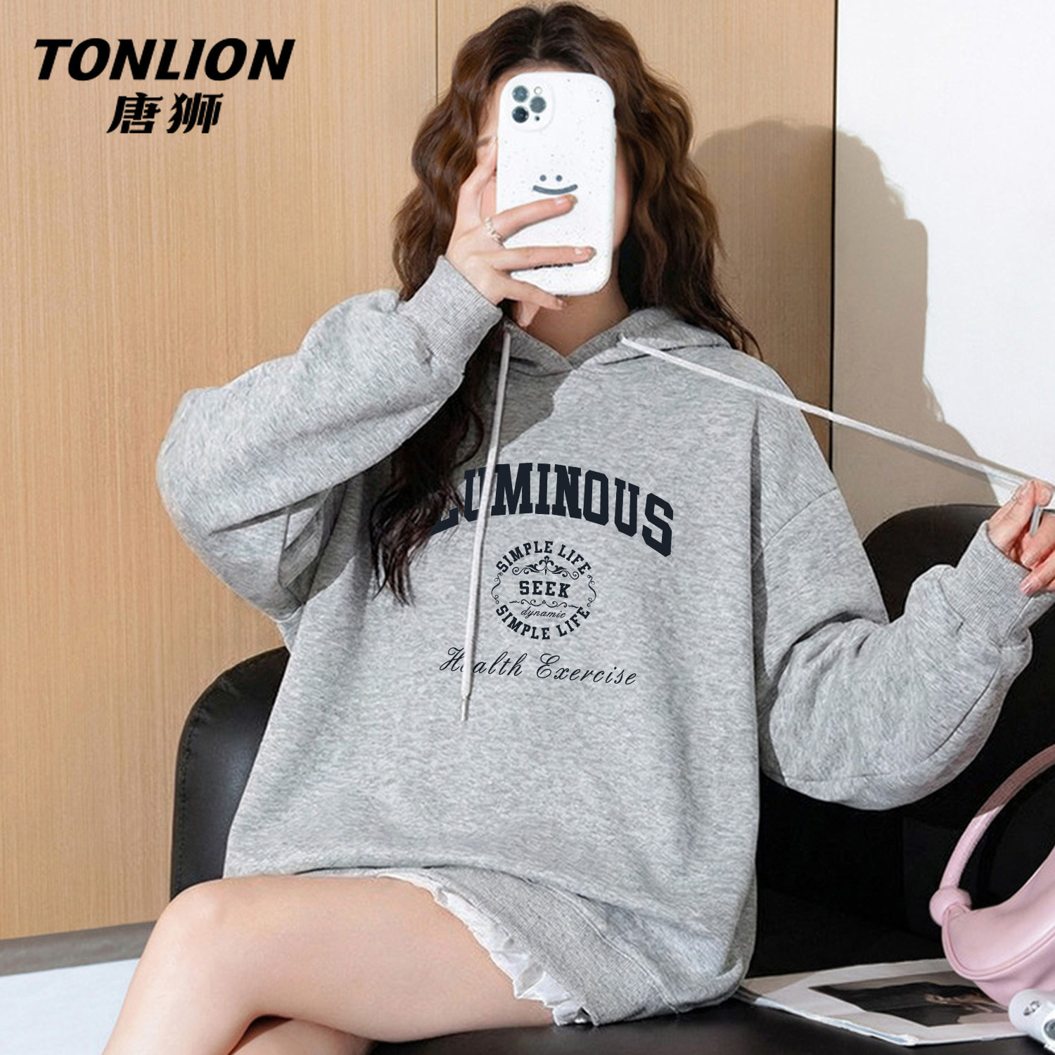 唐狮官方灰色连帽卫衣女春秋款2026新款女士休闲宽松套头上衣女V