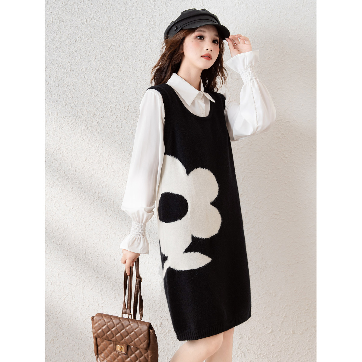 唐狮黑色花朵背心裙连衣裙秋冬款女冬新款背带裙学生针织马甲裙TD