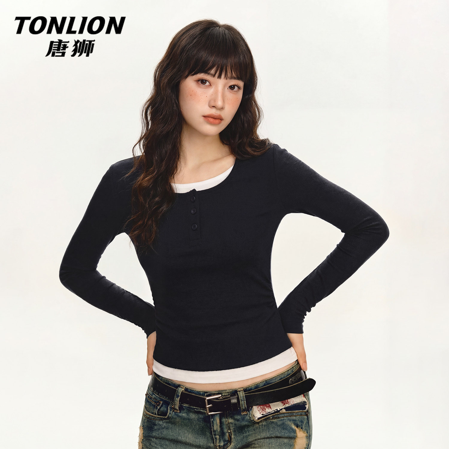唐狮官方假两件长袖t恤女2026新款春季修身打底衫内搭黑色上衣V