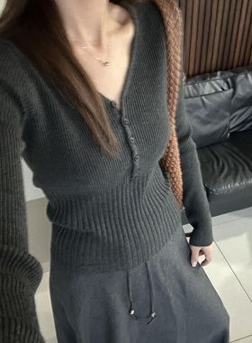 韩系灰色V领针织打底衫女内搭秋冬新款加厚软糯收腰显瘦长袖上衣