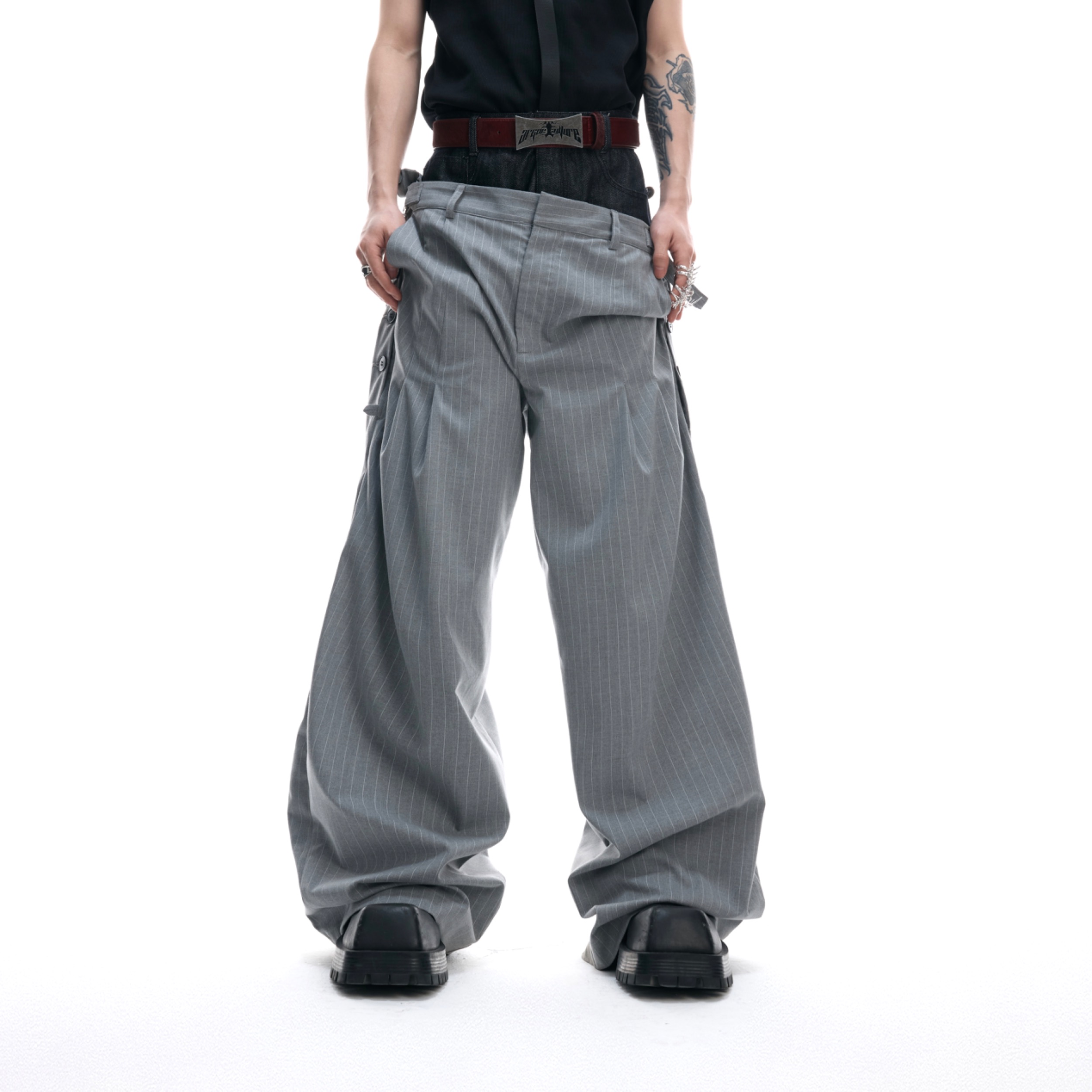 双腰头不规则设计水洗拼接牛仔裤