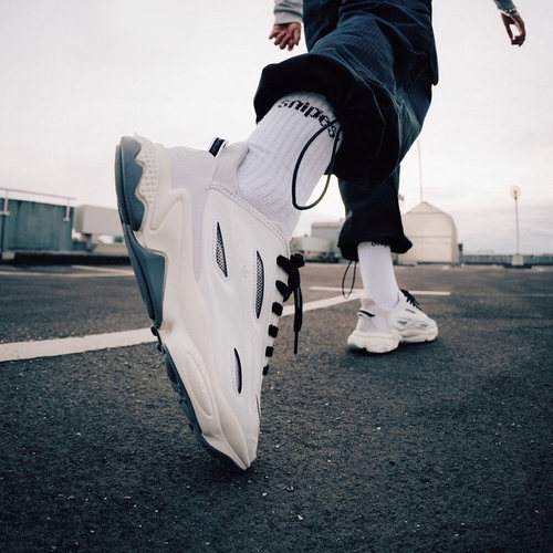 ADIDAS三叶草OZWEEGOCELOX跑鞋