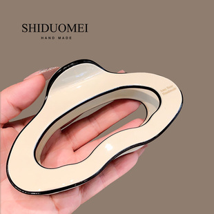 高级感金标字母云朵抓夹发量多气质醋酸发抓慵懒风后脑鲨鱼夹发卡