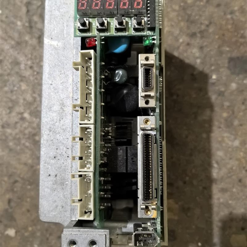 《议价》安川驱动器,SGDM-02BDA,不是拆机的,当配件出,售出
