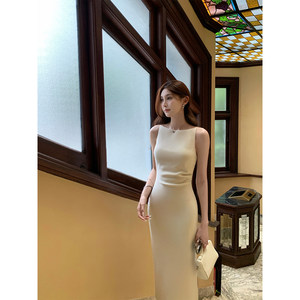 法式一字肩挂颈吊带修身露肩小礼服连身裙掐腰包臀长洋装子女装