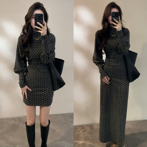 法式半高领灯笼袖碎花磨毛连衣裙女春季赫本风褶皱收腰内搭包臂裙