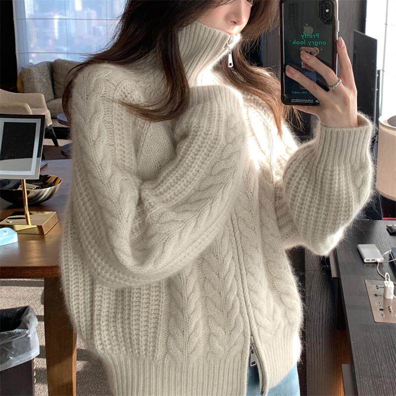 慵懒风软糯白色高领拉链毛衣外套女秋冬季设计感宽松针织开衫上衣