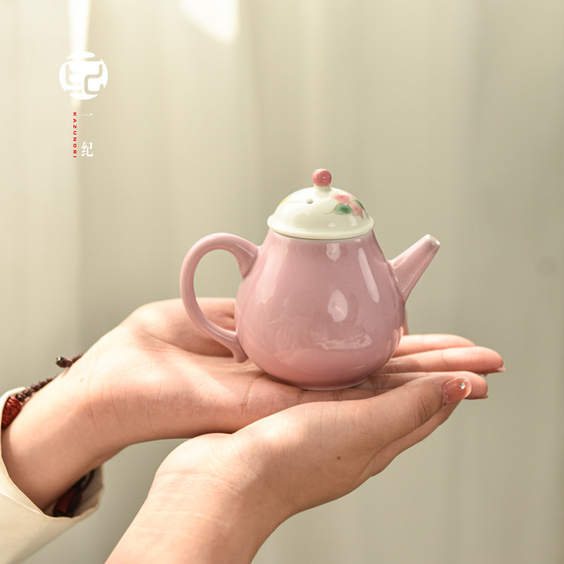 纯手绘专为女士设计芽芽梨型壶图片