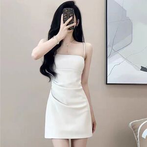 法式小个子褶皱吊带气质新款连衣裙短款修身显瘦甜辣打底吊带裙