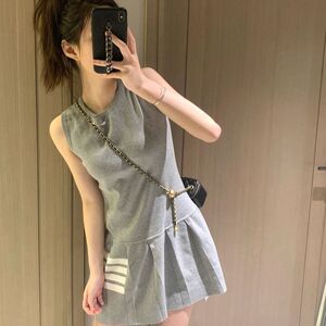 2024年夏季新款小个子四条杠无袖连衣裙休闲针织学院风百褶短裙潮