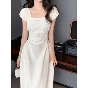 法式方领新款初恋清纯领证白色连衣裙收腰显身材裙子夏季收腰长裙