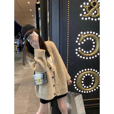 很仙的粉色V领软糯毛衣外套女秋冬加厚宽松慵懒风中长款针织开衫