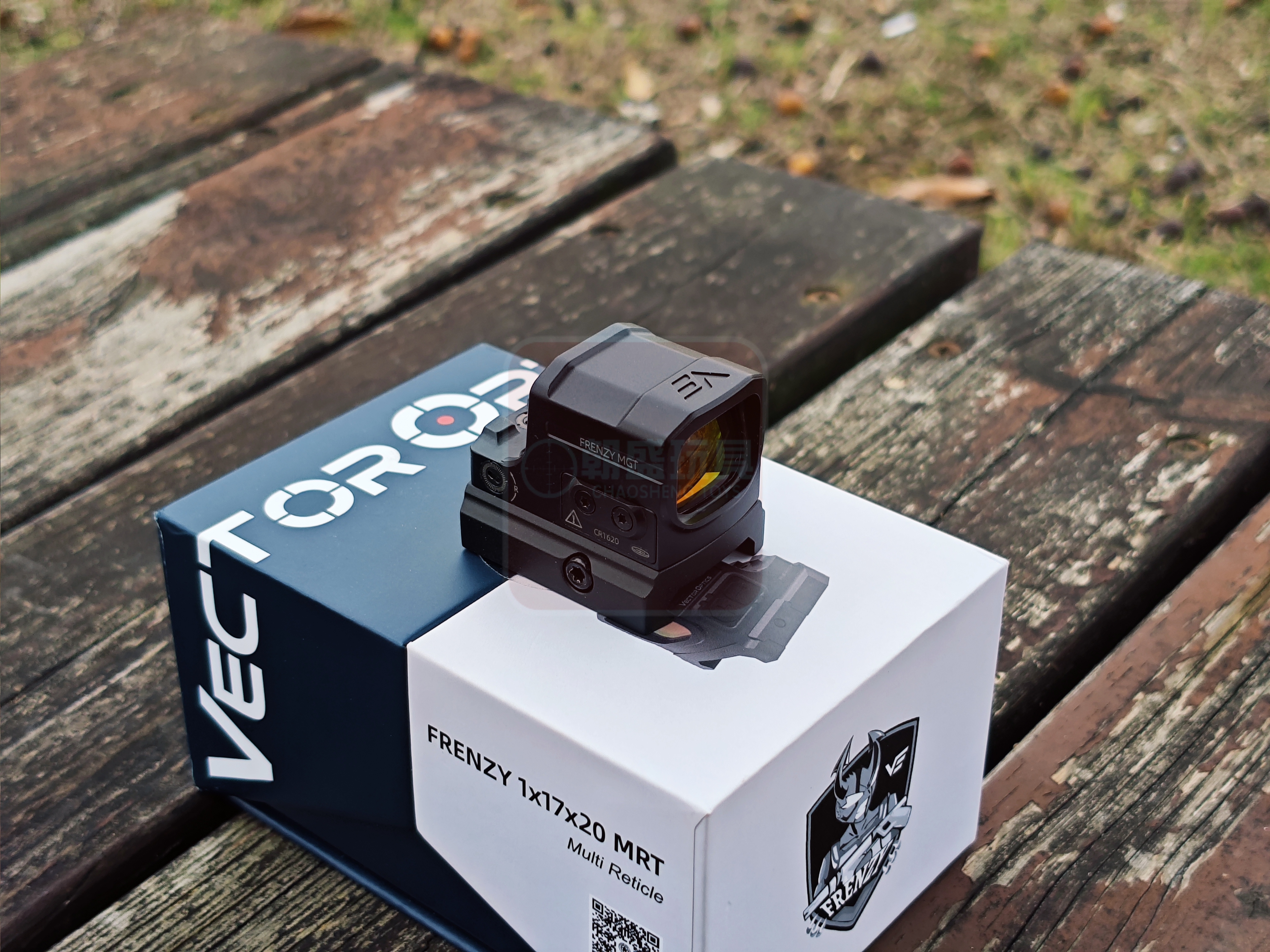 维特SCRD-68封闭式小方块14mm高清抗震防水无功能摆件 弹弓备件