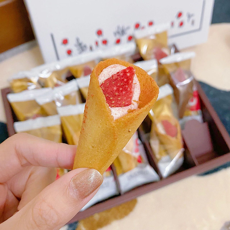 现货日本AUDREY草莓奶油夹心蛋卷花束巧克力味网红ins零食