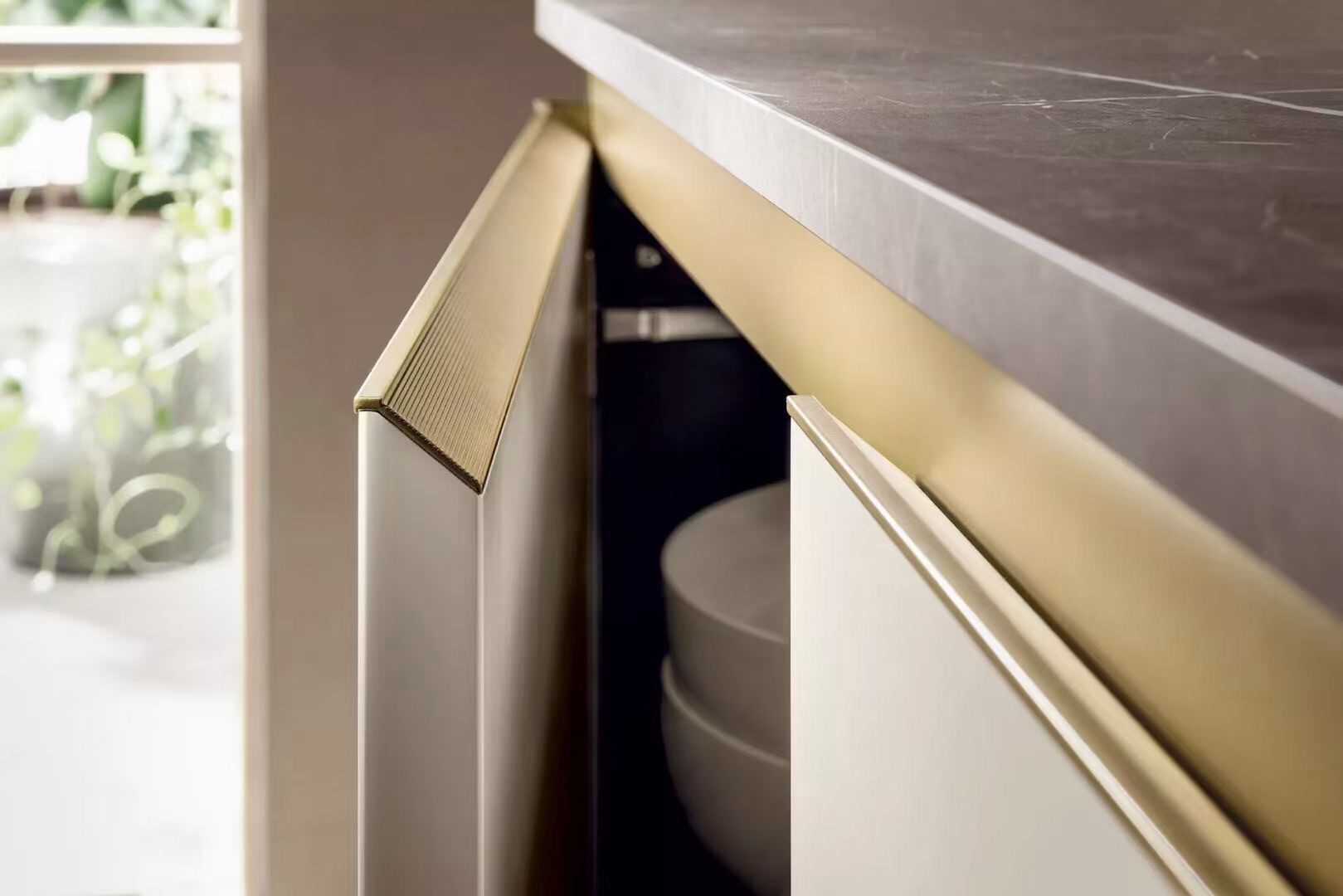 g型拉手现代铝合金45度斜边暗把手柜门18板隐形封边g型金色