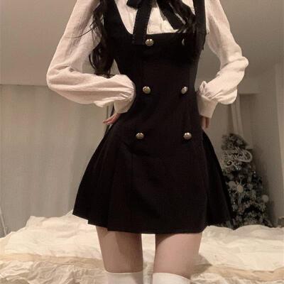 秋季2025年新款女富家千金收腰显瘦学院法式背带假两件连衣裙子女