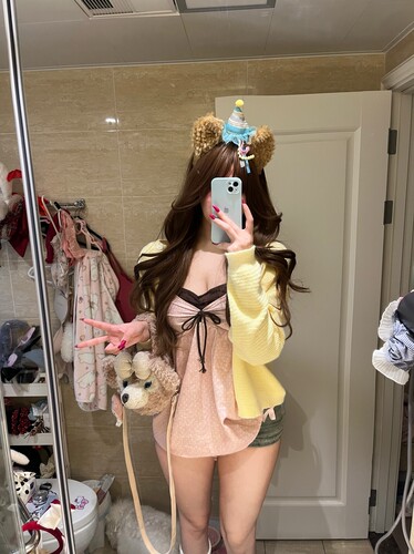 荔桃想睡觉ya【乖巧甜心】嫩粉吊带显白奶油黄外套开衫长袖套装