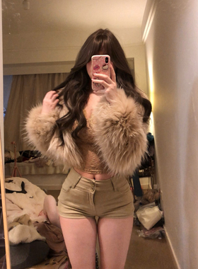 荔桃想睡觉ya |妈咪级别棕色蕾丝喇叭袖修身上衣显瘦内搭短裤套装