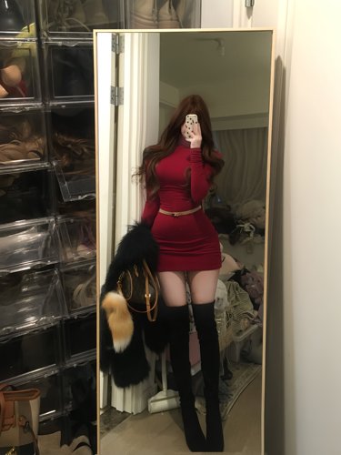 荔桃想睡觉ya【韩漫身材】圣诞新年酒红高领长袖百搭连衣裙包臀