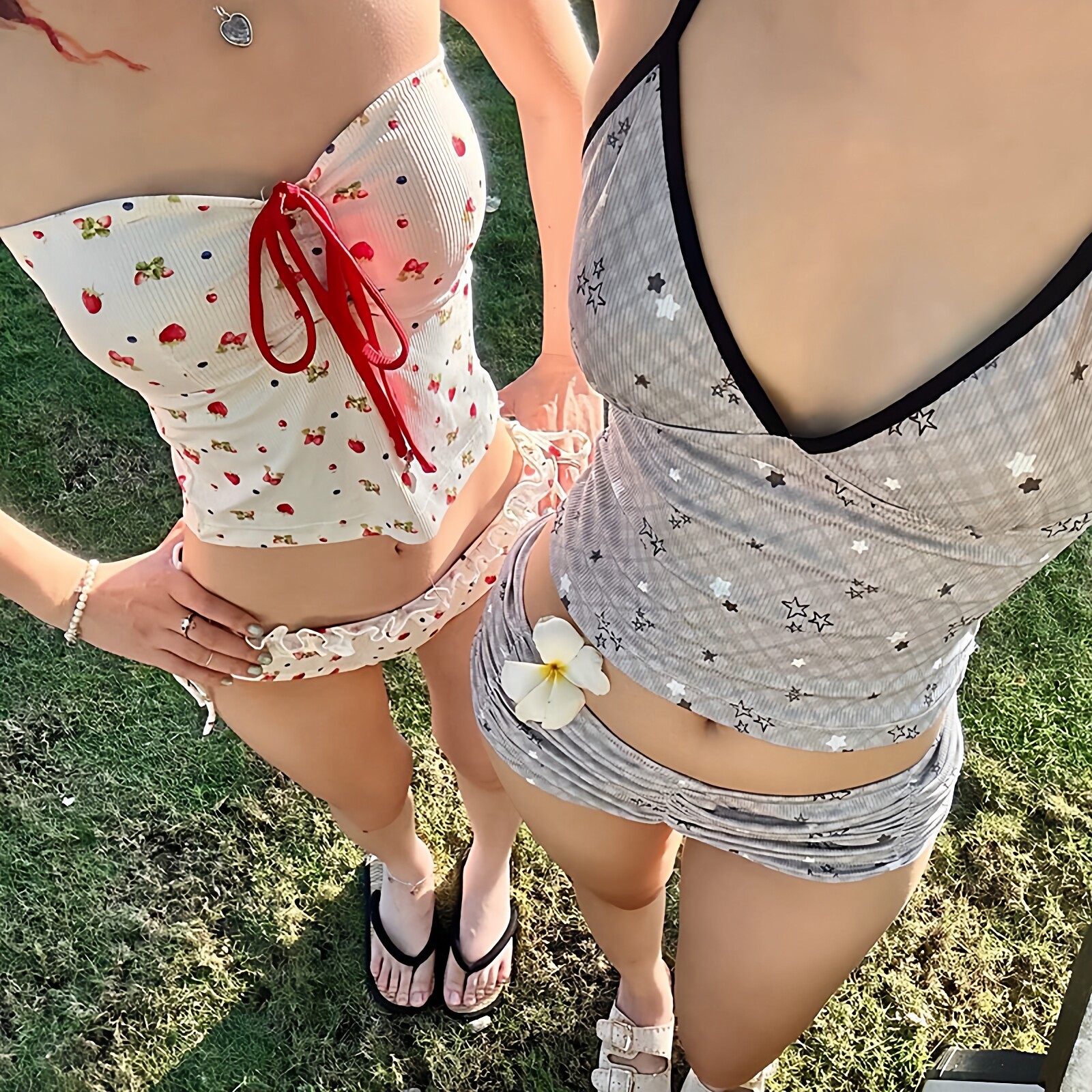泳衣女新款高级感三角平角分体遮肚小胸显瘦纯欲闺蜜绝美温泉度假