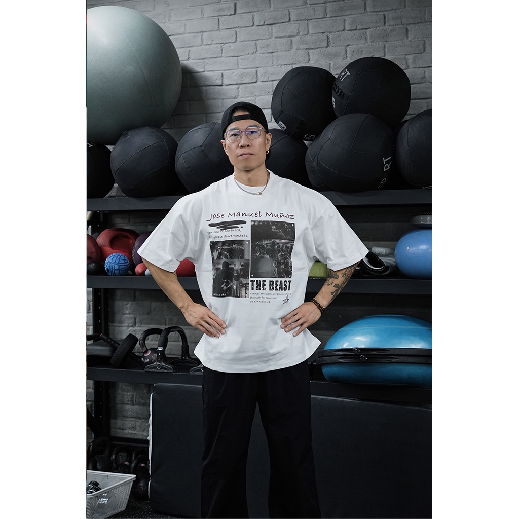 小领口休闲宽松纯棉短袖