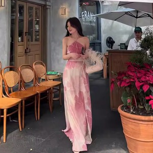 桃花如靥~惊艳别致中式粉色晕染挂脖连衣裙 开叉性感度假露背长裙