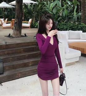 超显白~葡萄紫港风深V领性感包臀紧身连衣裙 秋冬绝美内搭打底裙~