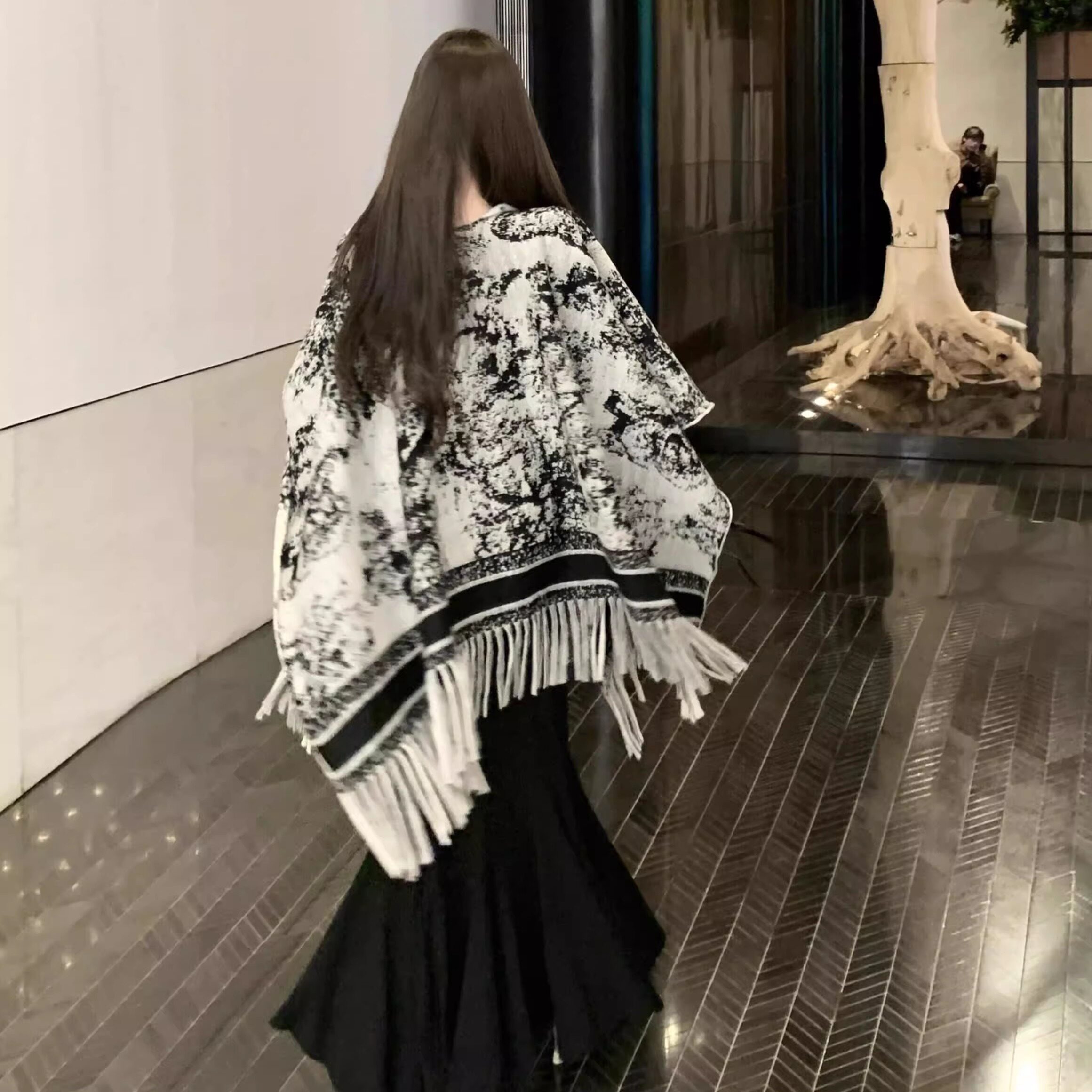 秋冬鱼尾长裙法式风流苏披肩水墨