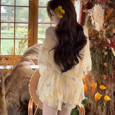 甜系小心机~绝美两件套 褶皱一字肩碎花上衣+阔腿短裤约会一整套