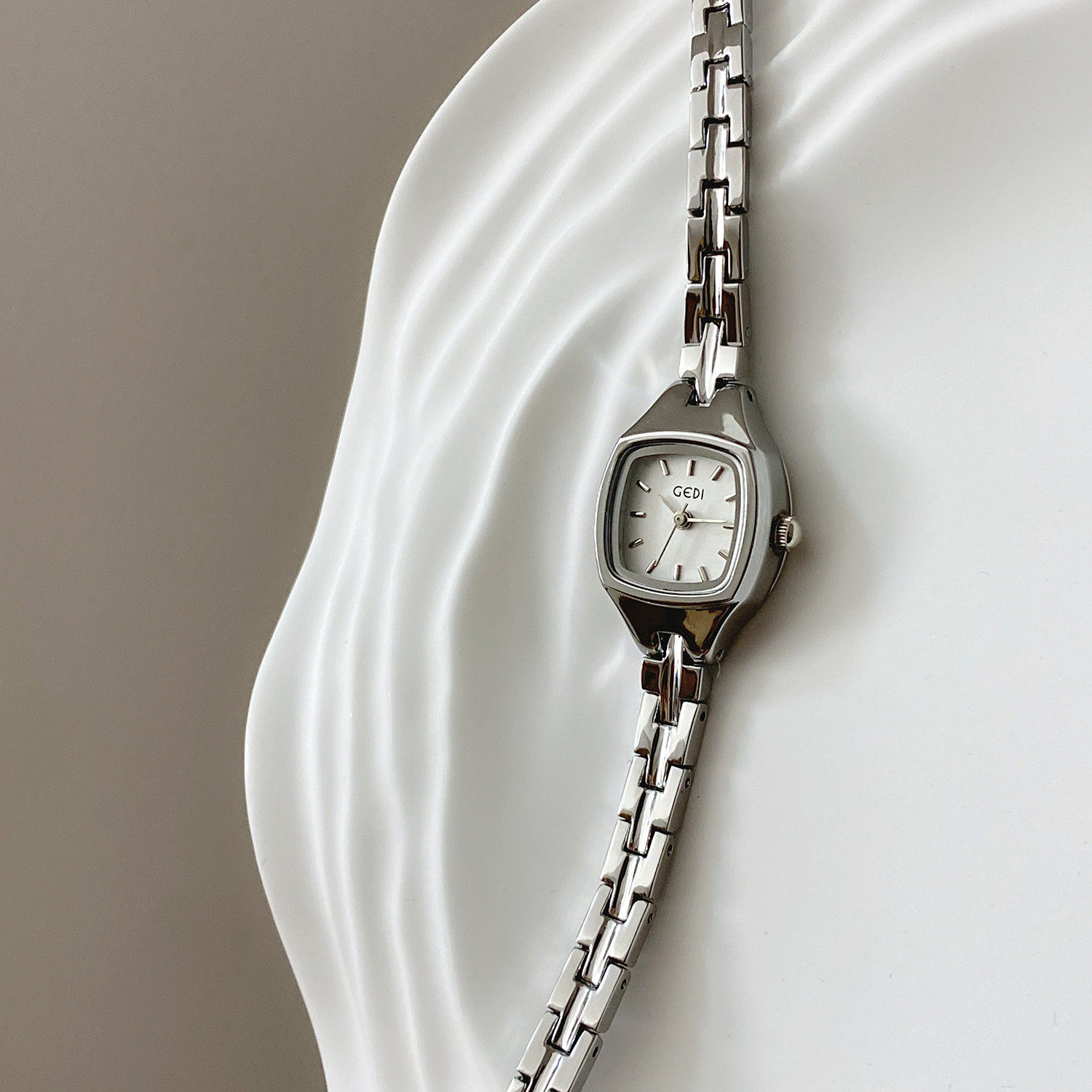 韩系ins风简约气质女士手链手表