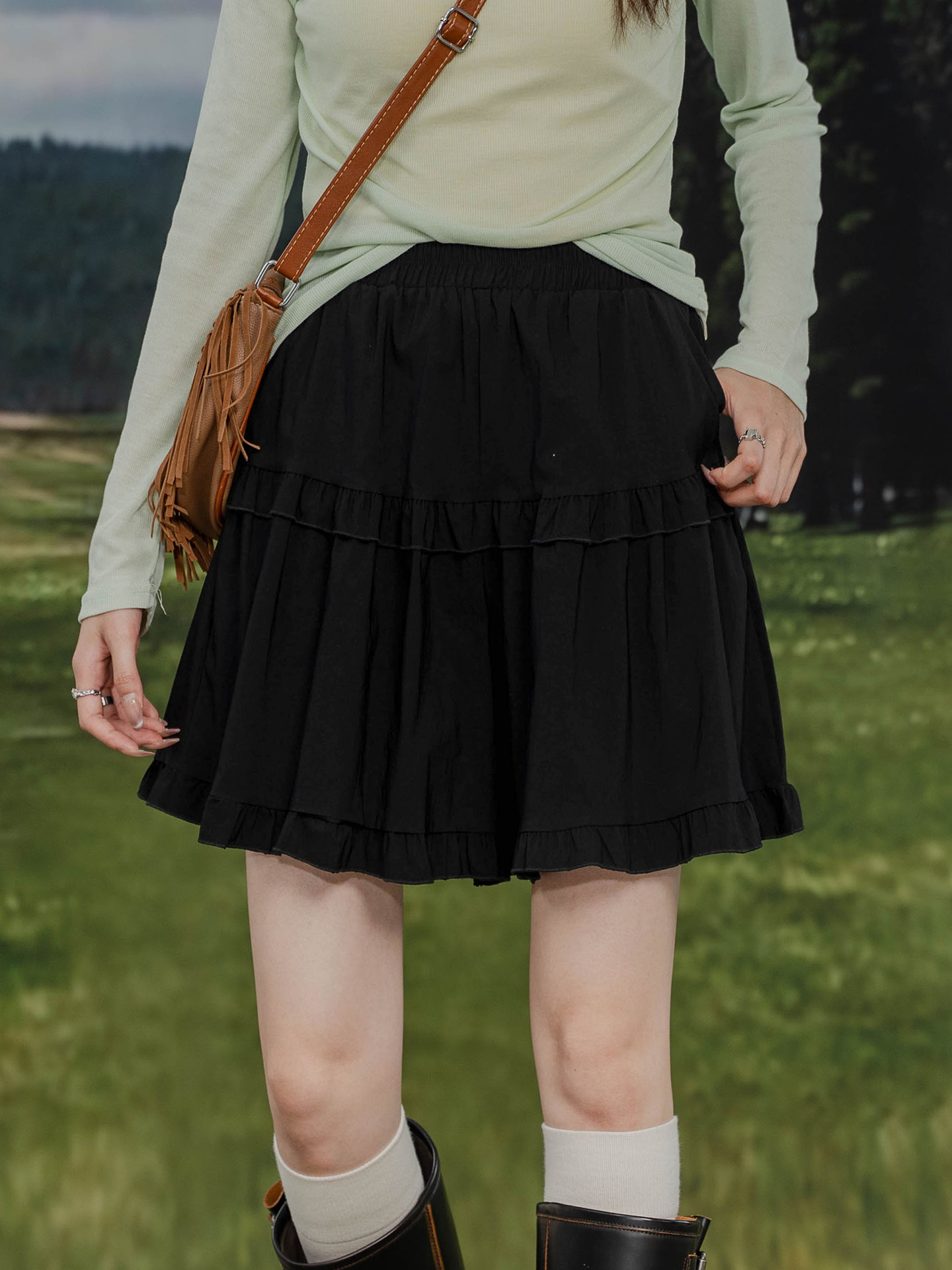 Designed with a Ruffled Edge, Elastic High-Waisted Shorts with a Stylish Lace Skirt, Loose Fit, Slimming, Age-Reducing, Wide-Leg Casual Pants