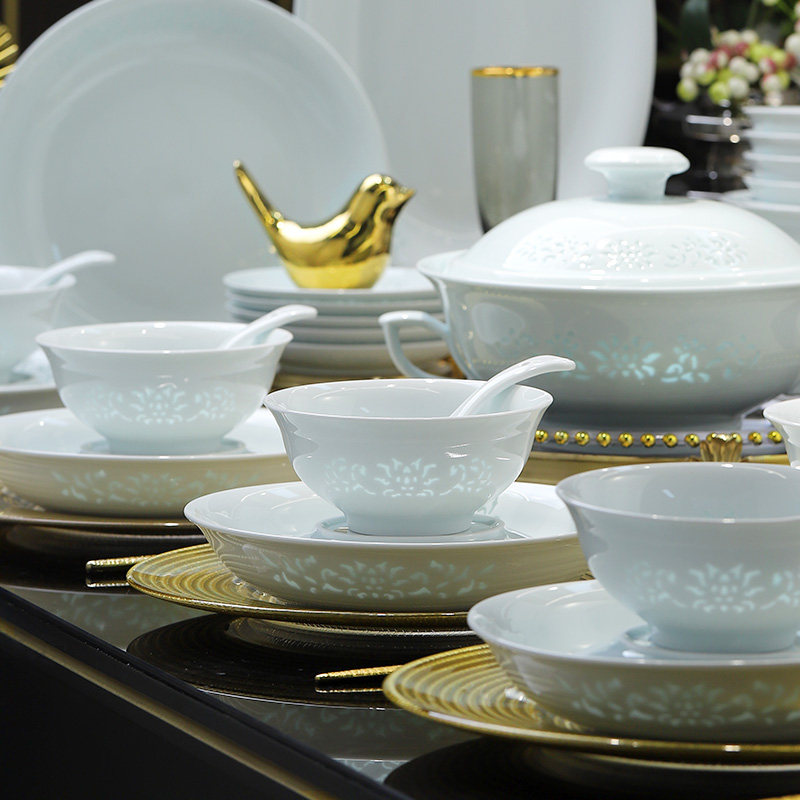 景德镇釉下彩碗碟套装家用中式玲珑高白青瓷高档乔迁陶瓷碗盘餐具