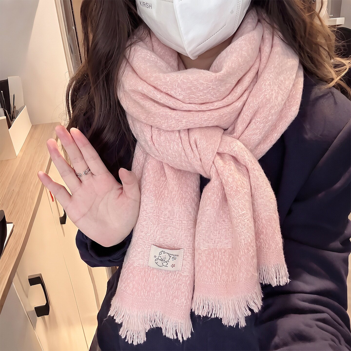 颈配大衣韩版粉色格子围巾女秋冬