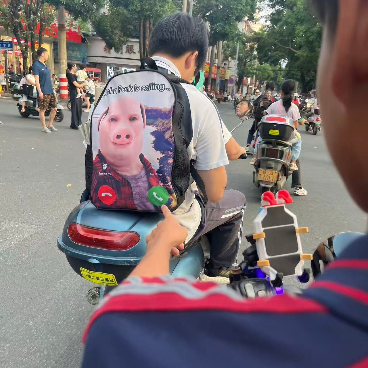 piggod猪神书包猪头人接电话屏幕双肩包开学季搞怪个性旅行包背包