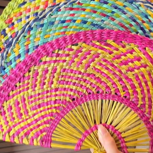 惊艳收到了好朋友亲手做草编扇子